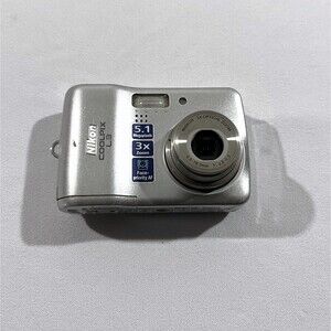 Nikon Coolpix L3 5.1MP Digital Camera 3x Optical Zoom PARTS REPAIR TURNS ON